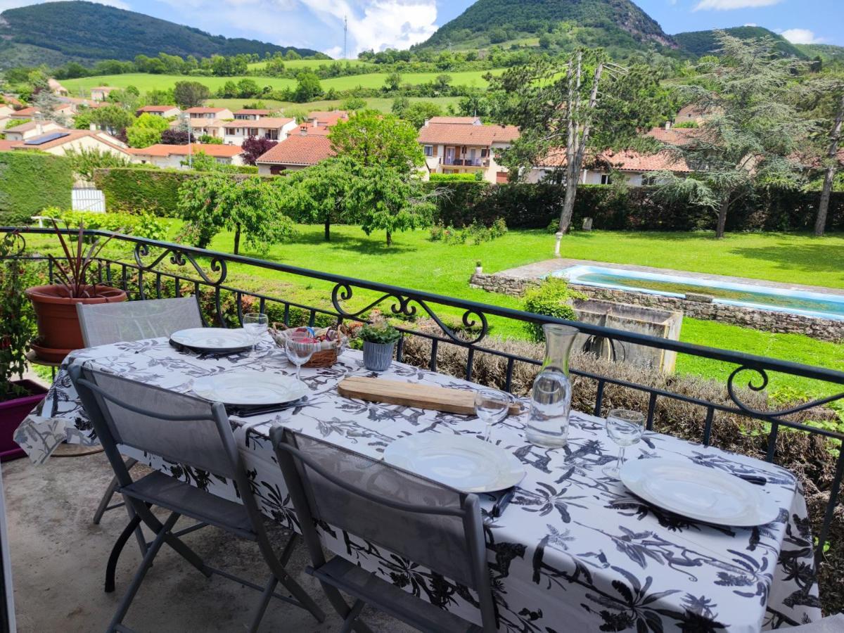 Apartamento Les Plantades Aveyronnaises Saint-Georges-de-Luzençon Exterior foto
