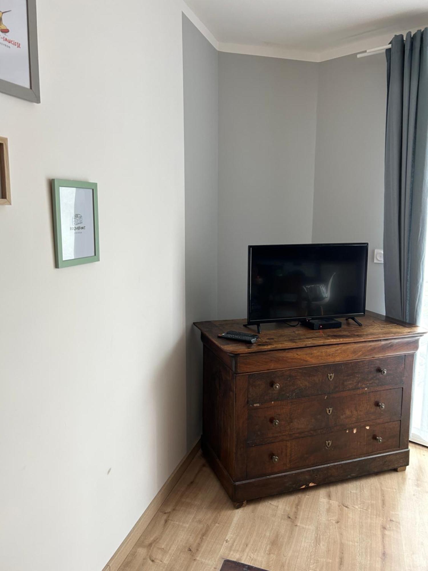 Apartamento Les Plantades Aveyronnaises Saint-Georges-de-Luzençon Exterior foto